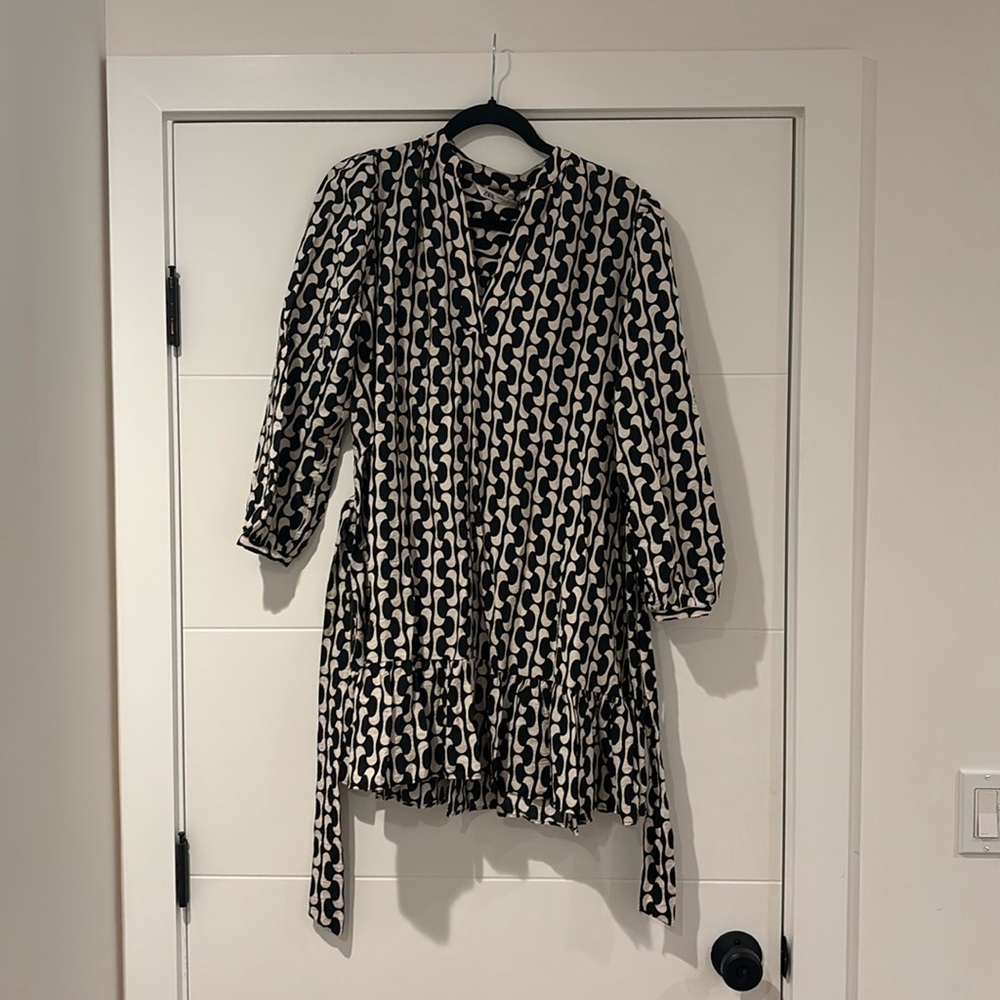 Black and white patterned Zara Long Sleeve Dress
